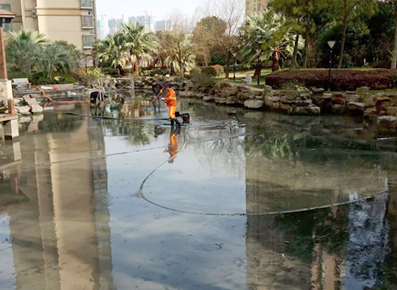 通江景观池淤泥清理